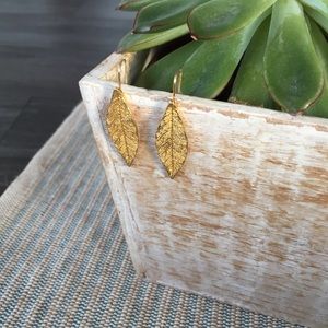Vintage Gold Leaf Dangle Style Earrings